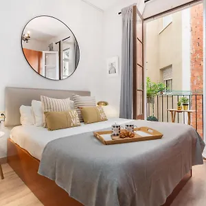 Apartment Fridays Flats Whisper-quiet Near Sagrada's Heart Barcelona